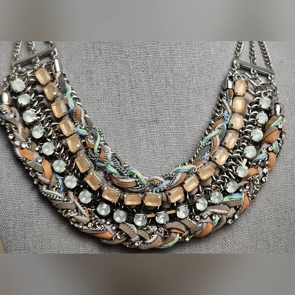 [LOFT] Chunky Statement Necklace ◇■ Multi Layered ☆ Pink & White Gems ☆